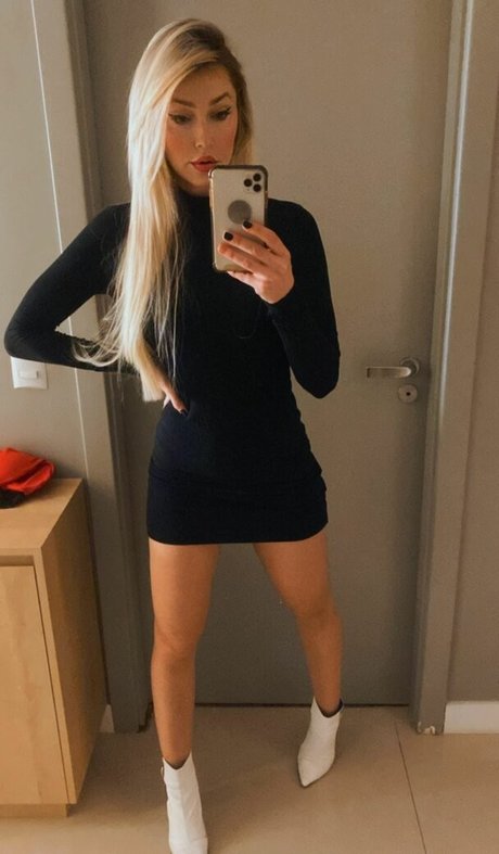 Adri Freitag star sexy photos