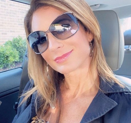 Hotwife Kim sex model photos