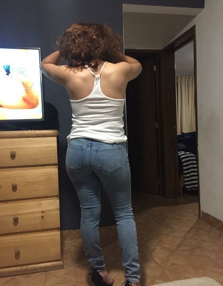 Antonela model free img