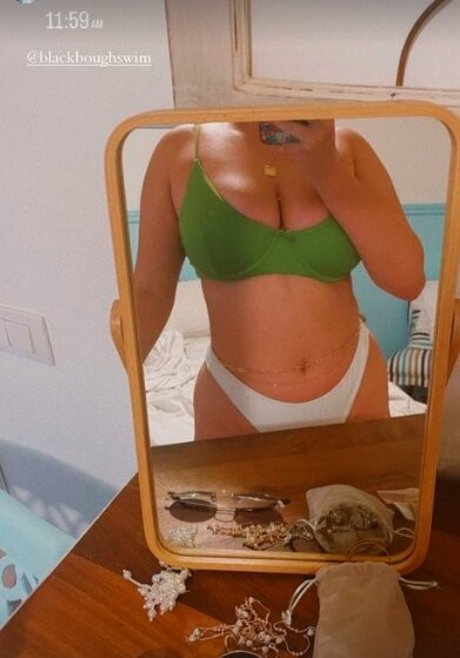 Emma Topps hot actress images