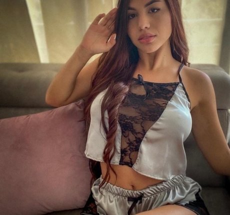 ariana13 porn model pics