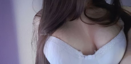 GoodGiirl18 pornstar free picture