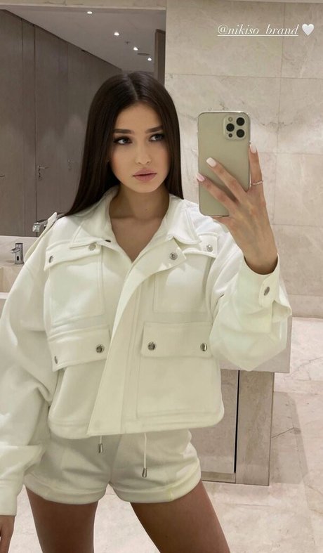 Alexandra Zavrazzhnova high quality model photos