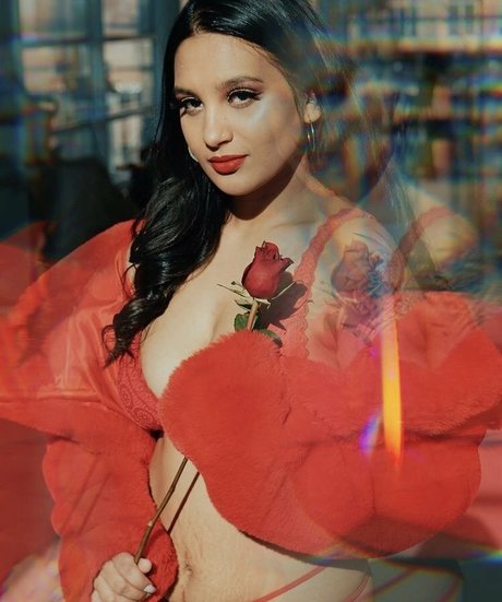 busty mom onlyfans beautiful naked gallery