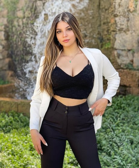 Gaelle Fares best model archive