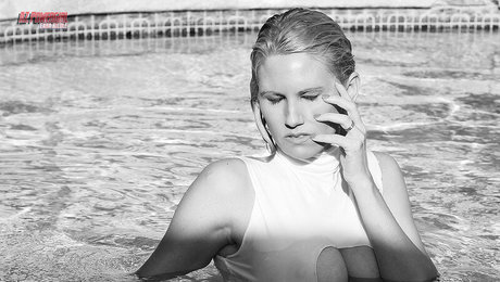 AZ Power Girl naked star picture