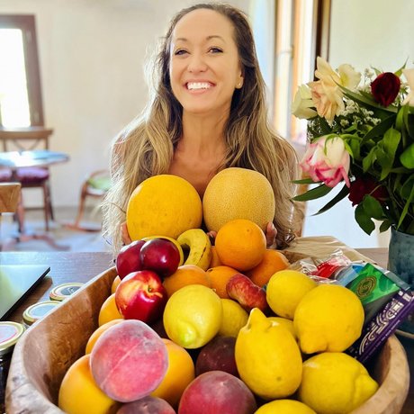 Kino MacGregor model free picture