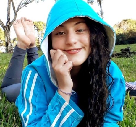 Friend s Pretty Feet model hot archive