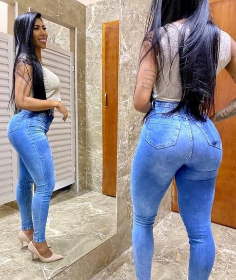 Julha Souza sexy pornstar img