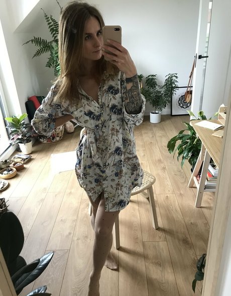 Naturefeetart model porn pics