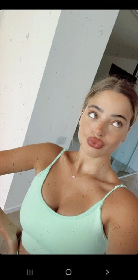 Noy Hadar Karako top model image