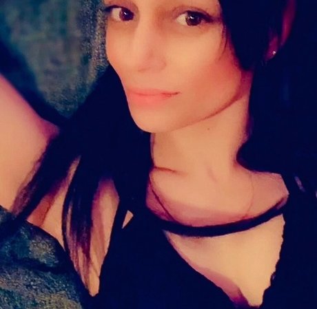 Diamond Ayleks nude pornstar pic