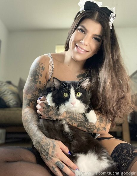 SuchaGoodGirlDanie nude actress pictures