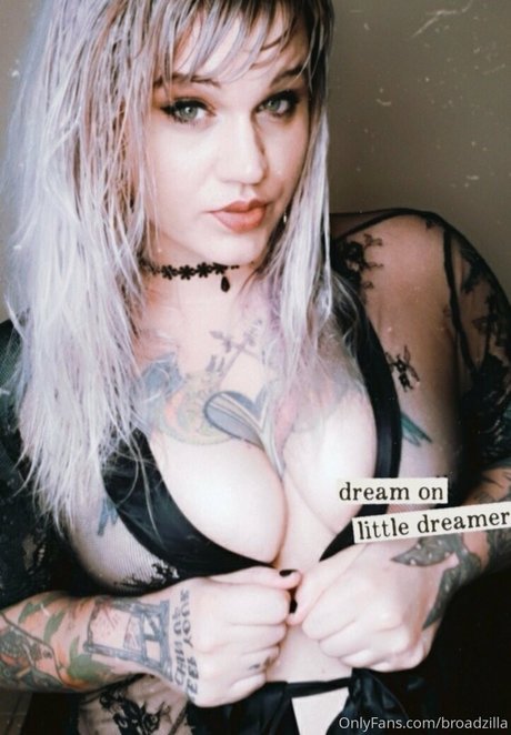 Broadzilla nude model gallery