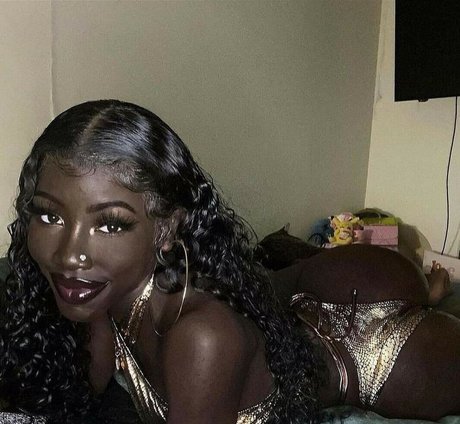 Cyn Kaine pornstar images