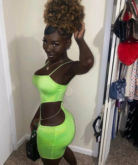 Cyn Kaine perfect model photos