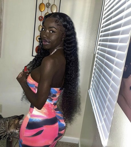 Cyn Kaine hd star gallery