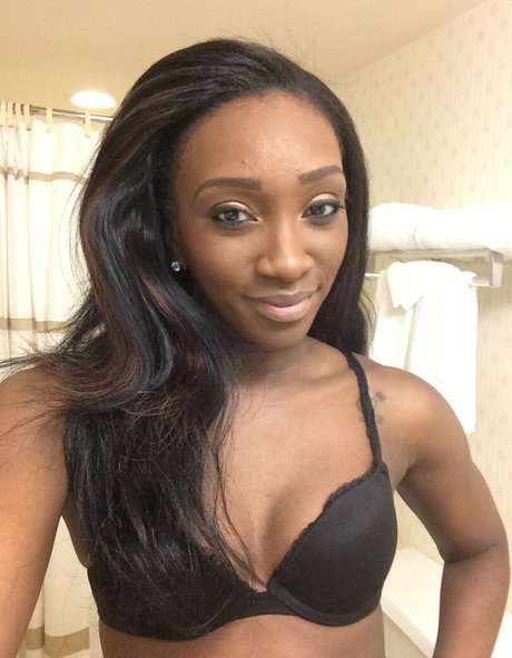 Dnay Baptiste star hot photo