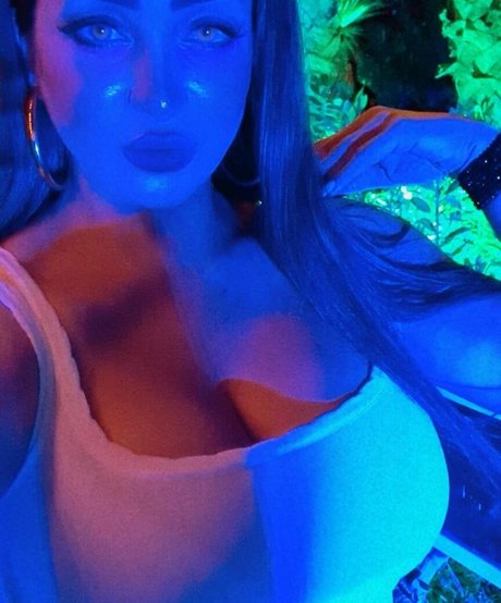 Wafa Kolsi adult actress archive