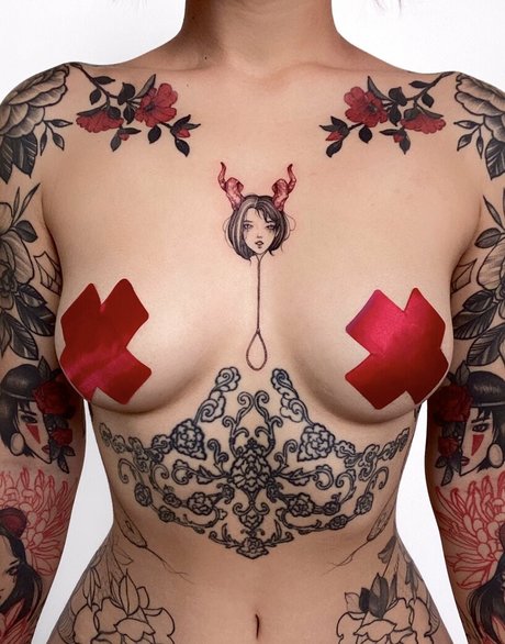 Lunachrissy xxx pornstar pics