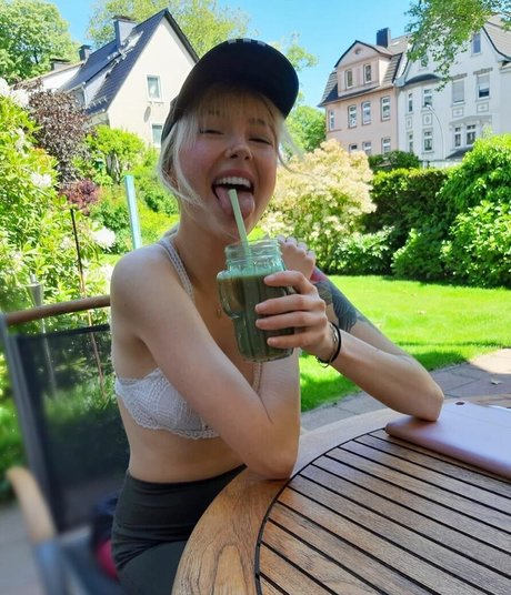 badboyblues model exclusive image