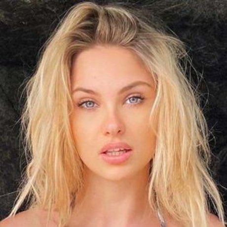 Carla Sonre model hd image