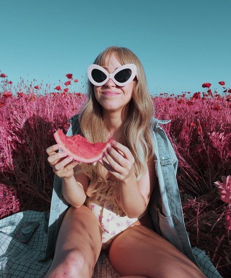 Musicalethan star beautiful pictures