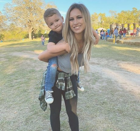 Kayla Lynne Hilton star adult pics