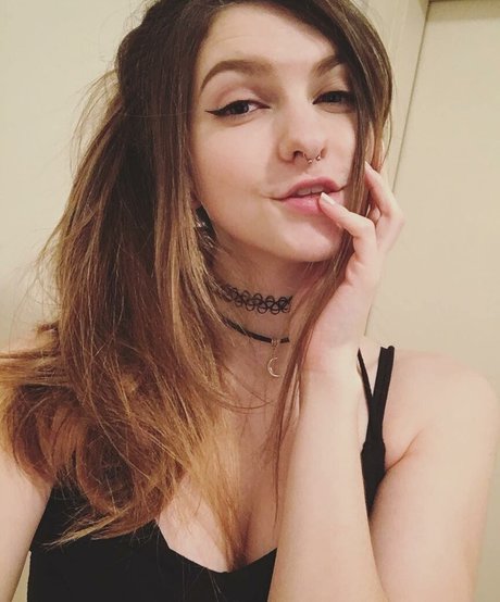 Lumenti naked model archive