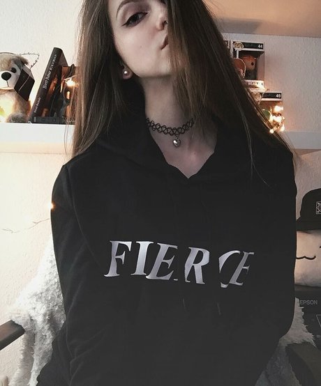 Lumenti model hot archive