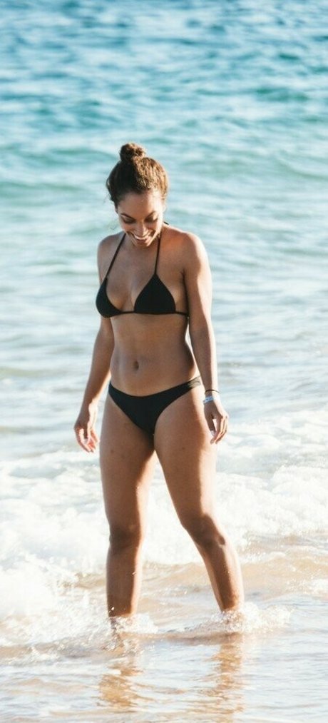 Lyndie Greenwood top model pictures