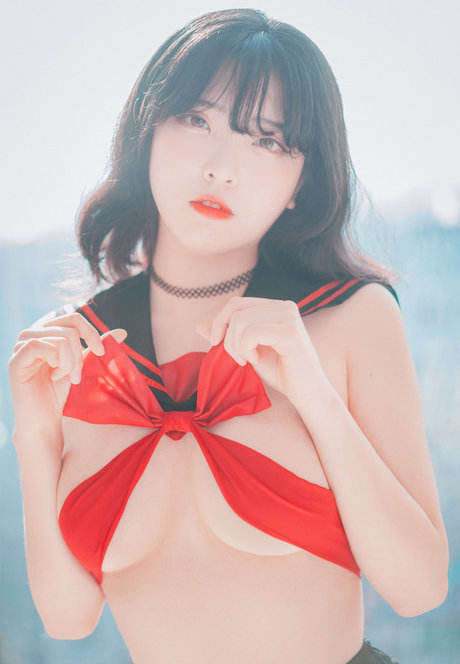 Hana Song nude star pictures