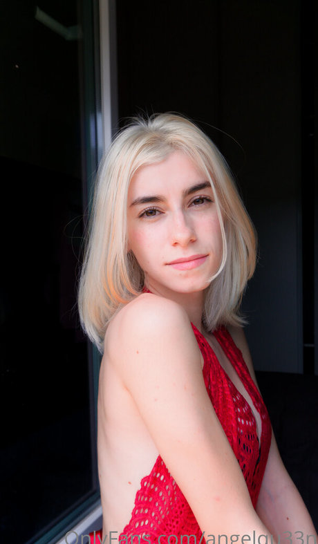 angelqu33n sexy actress pics