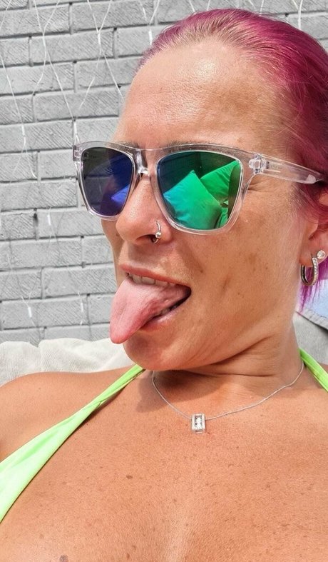 ukhotwife xxx star archive