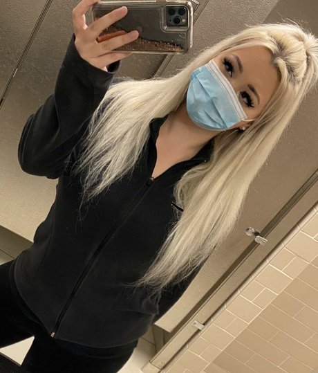 RoyalxHighness top model pics