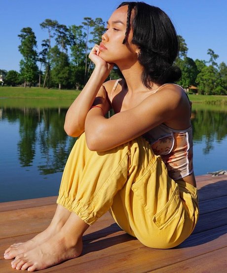 Tori Pareno model top pictures