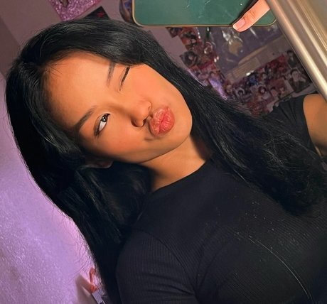 Tori Pareno model naked image