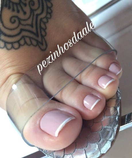 Pedaale naked model photos