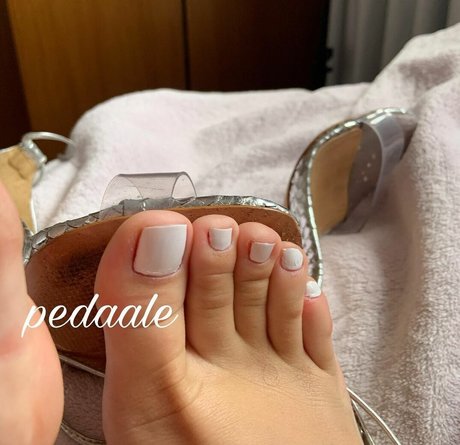 Pedaale model nudes archive