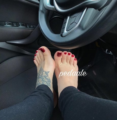 Pedaale model adult images