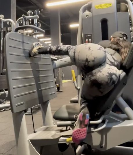 Akirayass art actress gallery