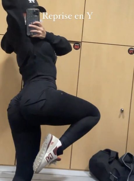 Akirayass naked star galleries