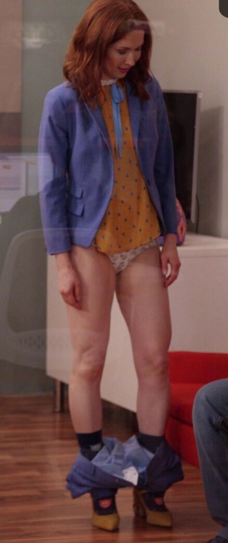 Ellie Kemper model top picture