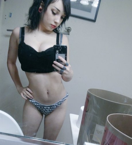 Ghoulempress hd actress image