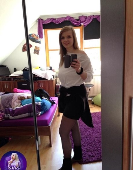 Sintica free actress image