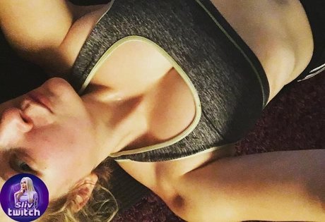 Sintica pornographic actress photo