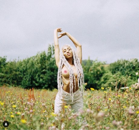 Tantric Tee pretty model archive