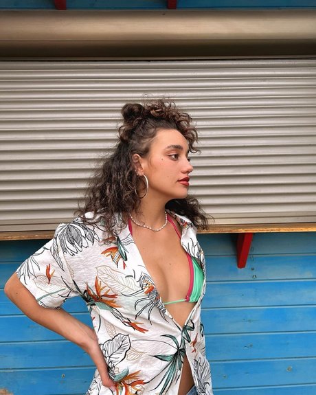 Liraz Nomdar model best pic