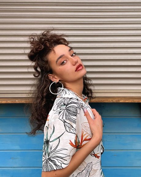 Liraz Nomdar model sexy gallery