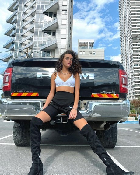 Liraz Nomdar model exclusive images